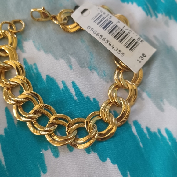 Vintage, Trifari gold link bracelet, tennis bracelet New with tags. - Picture 2 of 4